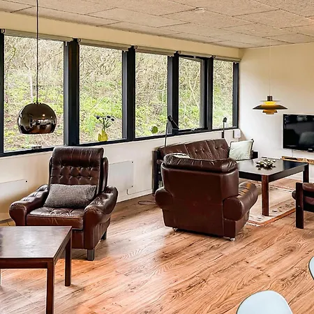 3 Bedroom Stunning In *