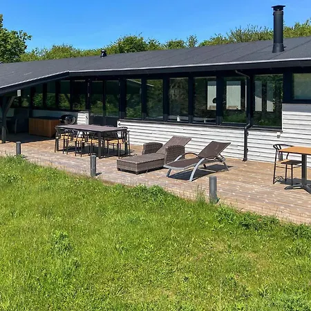 3 Bedroom Stunning In *